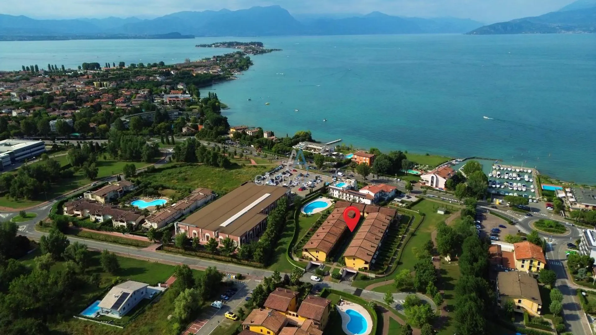 Topazio Apartment - Vista Piscina A 150M Dal Lago Sirmione 0*,  Italy