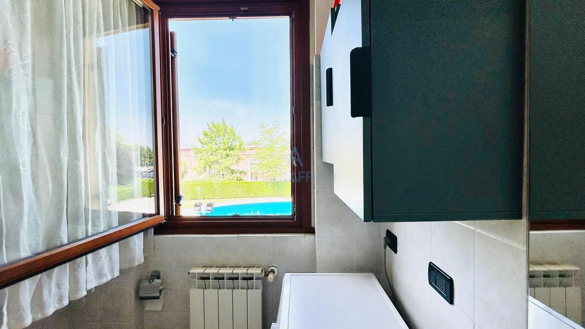 Topazio Apartment - Vista Piscina A 150M Dal Lago Sirmione 0*,  Italy