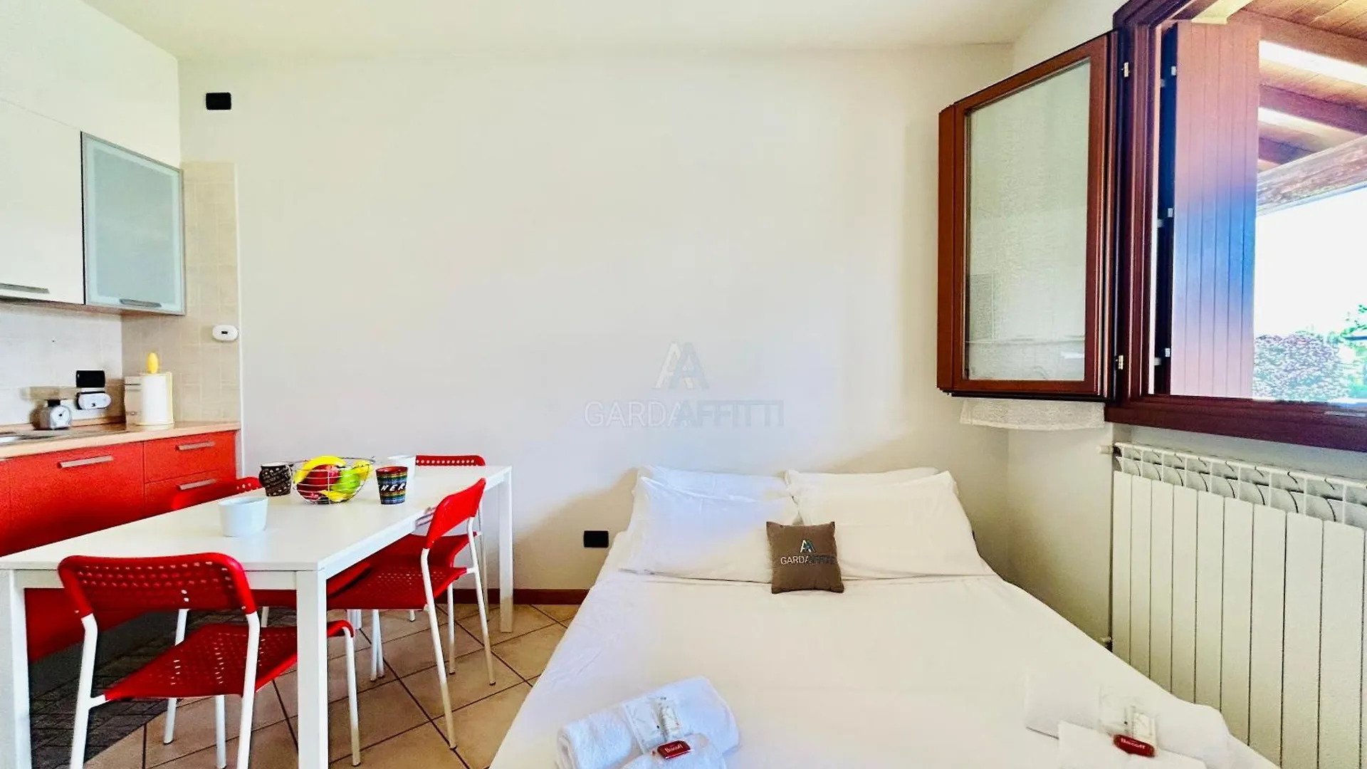 Topazio Apartment - Vista Piscina A 150M Dal Lago Sirmione